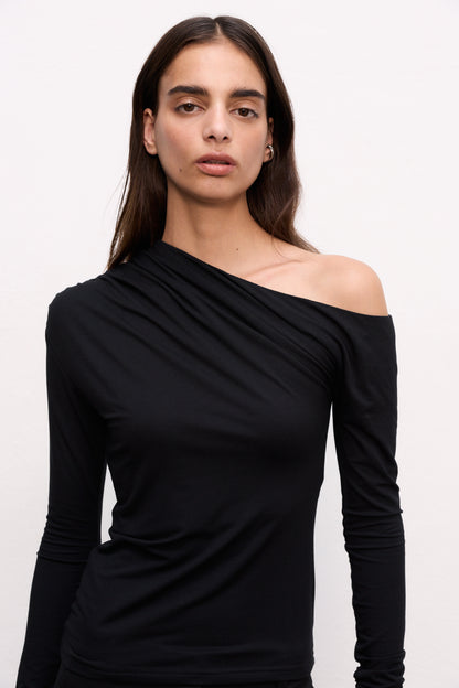 ASYMMETRIC LONGSLEEVE